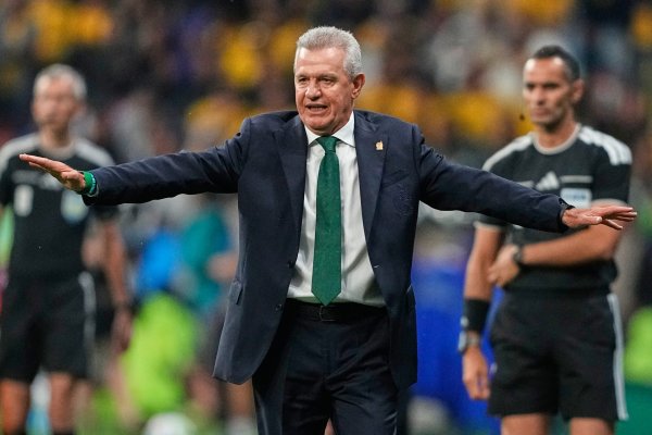 Valencia zor günlerinde Javier Aguirre'yi teknik direktör olarak işe aldı