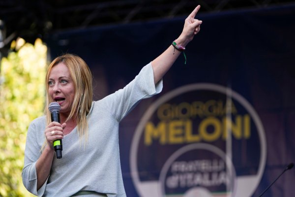 İtalya'da Giorgia Meloni Hükümeti Tarihi Rekor Kırdı, Hükümetin Performansı Masaya Yatırılıyor