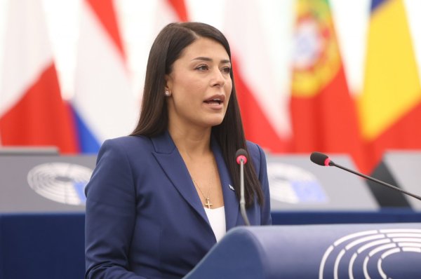 Strasbourg'dan Atina'ya Oynayan Latinopoulou'nun Viral Saldırısı