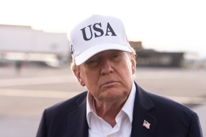 Trump yapay zeka risklerini 'sahte' ilan etti, yapay zeka ve veri merkezlerine karşı 'hasta bir komplo' olduğunu söyledi