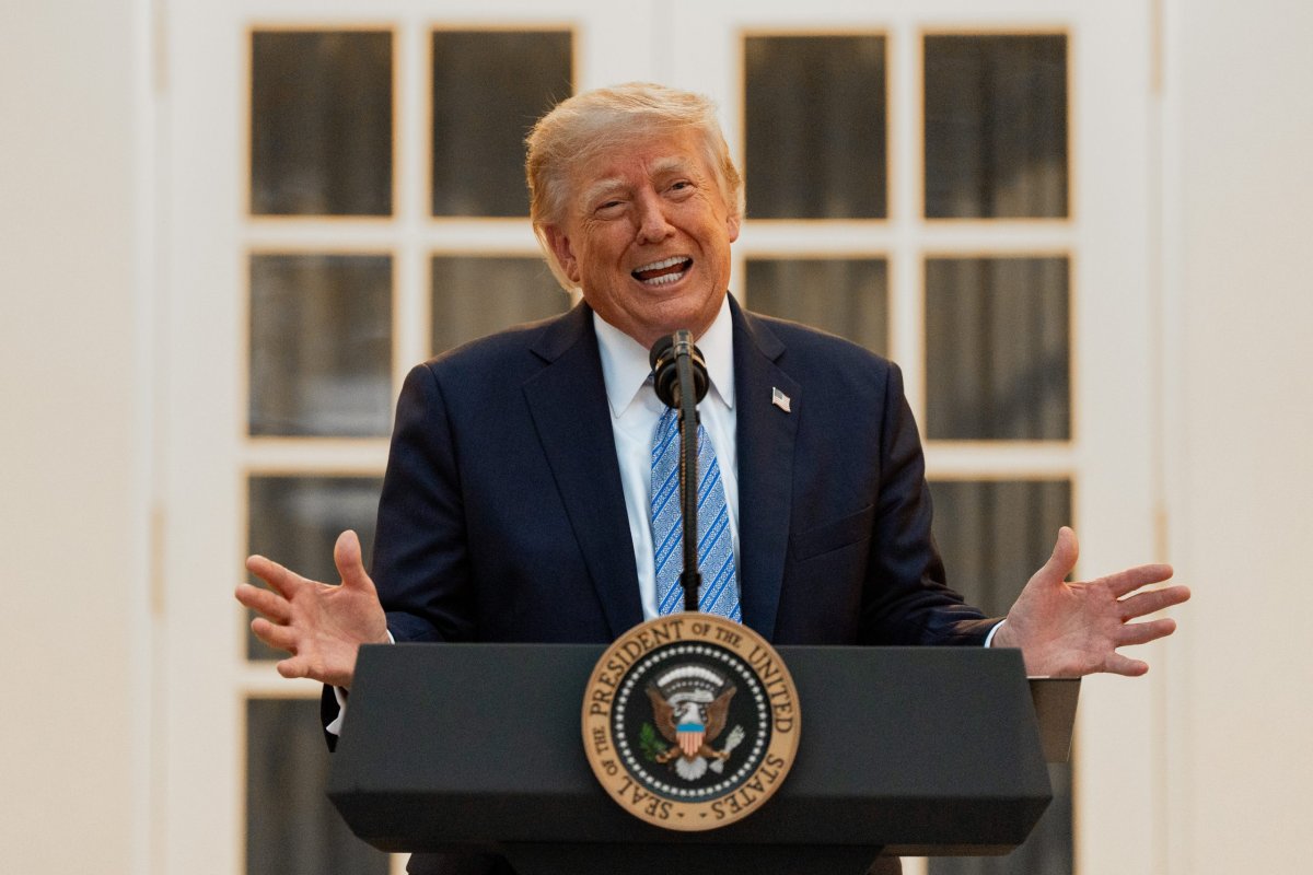 Trump 50 Eyaletin Medicaid İlaç Fiyatlandırma Modeline Katılacağını Açıkladı