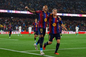 Raphinha hat trick yaptı, Barcelona Racing'i 7-2 yendi; Man United League Cup'ta sürpriz yenildi