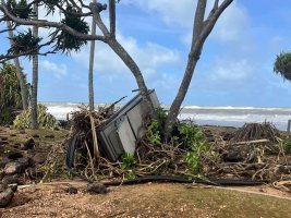 Yetkililer: Kauai Kasırga Lowell'den Kurtulurken Turistlerin Şimdilik Adayı Atlaması İstendi