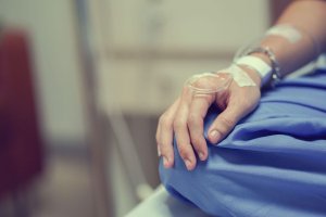 Yunanistan'da ruhsatsız klinik skandalı: MedWatch raporu alarm verdi