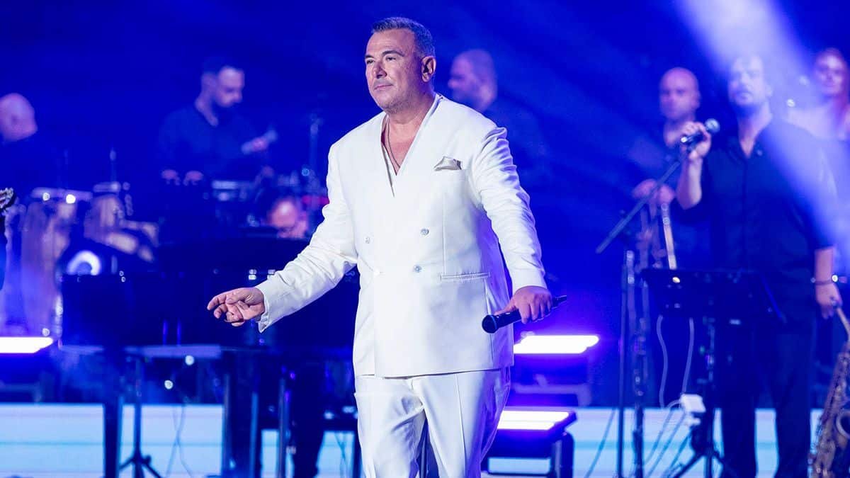 Antonis Remos, geçmişiyle ilgili ima yapan fenomen hakkında hukuki yola başvuracak