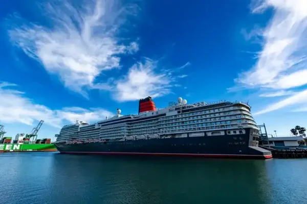 Cunard'ın Queen Anne'i 19 gece Akdeniz kruvaziyesiyle Yunan adalarına yola çıktı