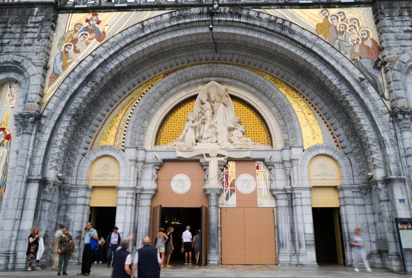 Papa Leo Lourdes'e gidiyor: Katolikliğin en ünlü hac yerlerinden biri hakkında bilmeniz gerekenler