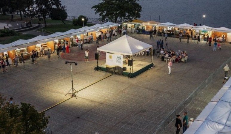 Yanya'daki Yerel Ürünler Fuarı, Yunan Üreticileri Bölgeler Arası Buluşturdu