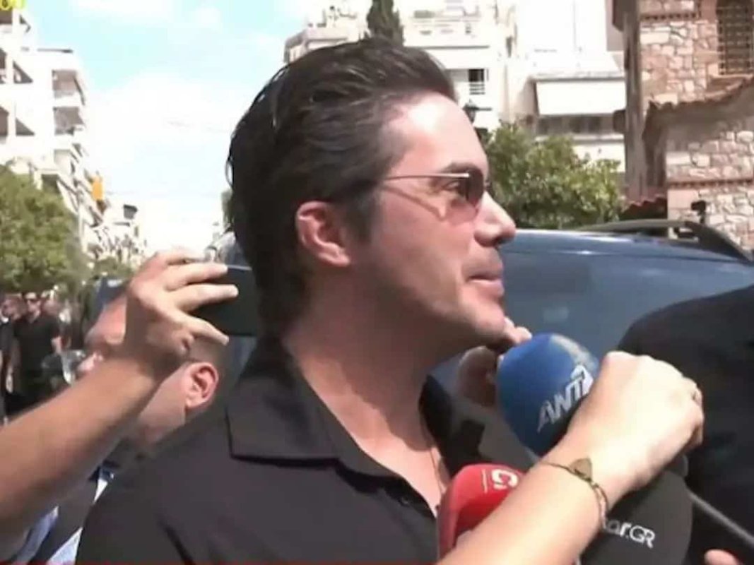 Giorgos Mazonakis Nikaia'da son yolculuğuna uğurlandı, Paola ve Nikos Oikonomopoulos veda etti