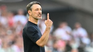 Dortmund'un Yunan futbolcusu Karetsas sakatlandı, teknik direktör Kovaç'tan çöküş yorumu