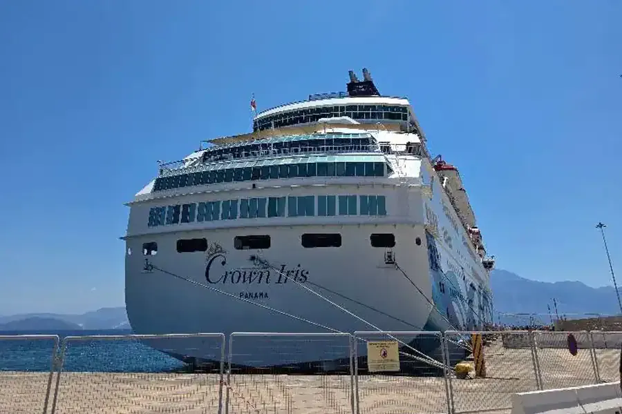 Kefalonya'da İsrail şirketinin gemisi Crown Iris için 500 metrelik güvenlik bölgesi kuruldu