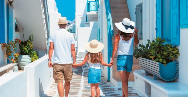 Yunanistan'da turizm gelirleri 2026'da ilk kez 25 milyar euroyu aşabilir
