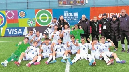 Yunanistan U15 takımı, Bakü'de Gine'yi 2-1 yenerek Dünya Kupası yarı finaline çıktı