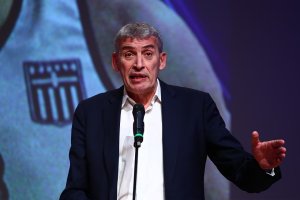 Eski basketbol yöneticisi Fasoulas: Hakemlere Liolios'un 10 gün içinde dışarıda olacağı mesajı iletiliyor