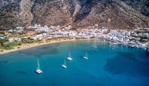 Sifnos, İsveçli seyahat dergisi Vagabond'un on sayfalık dosyasında yer aldı