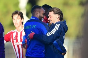 Faslı futbolcu Yusuf El Arabi, eski takım arkadaşlarıyla buluştu: «Olympiakos kalbimde»