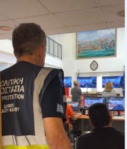 Palaio Faliro Belediyesi, 80 öğretmene okulda deprem simülasyonlu eğitim verdi