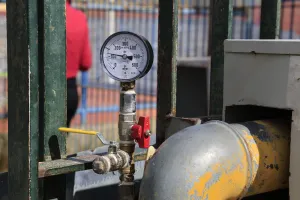 Atina'da gaz kokusu tespit edilen Grava okulları rapor çıkana kadar kapalı, 4 bin öğrenci uzaktan eğitimde