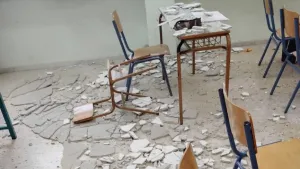 Yunanistan'da okul tavanları öğrencilerin başına çöküyor, hafta içinde üçüncü olay