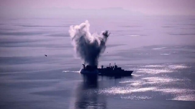 Yunan Donanması, Ege'de hizmet dışı fırkateyni ilk kez batırdı