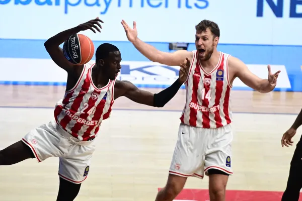 Yunan Olimpiakos'un forvetleri Euroleague'in en verimli ikilisi: Senegalli Ndiaye yüzde 88,7 ile zirvede