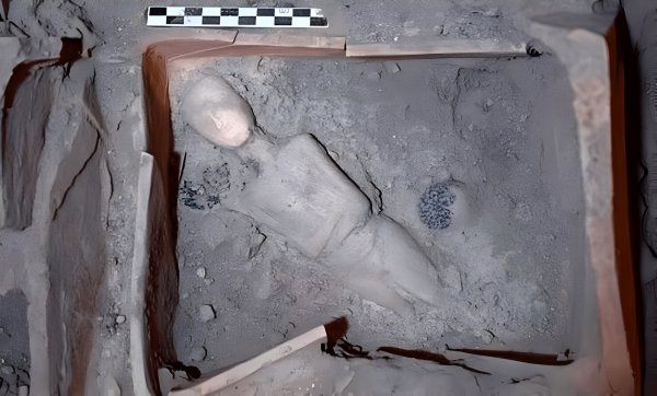 Santorini'deki Tunç Çağı kenti Akrotiri, 2025 depremlerinin ardından ziyaretçilere yeniden açıldı