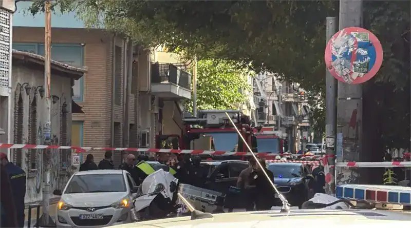 Atina'da uyuşturucu içeren çantada patlama: 2 polis memuru ve 2 sivil yaralandı