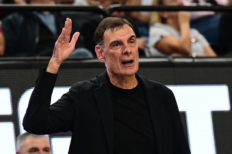 Yunan devi Olympiacos'un koçu Bartzokas, Amerikalı basketbolcu Dorsey'nin erken dönüşünü değerlendirdi