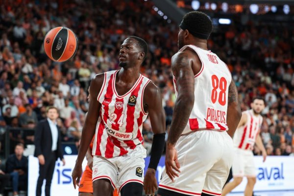 Olympiacos'un Senegalli basketbolcusu Embay Entzay'ın babası hayatını kaybetti