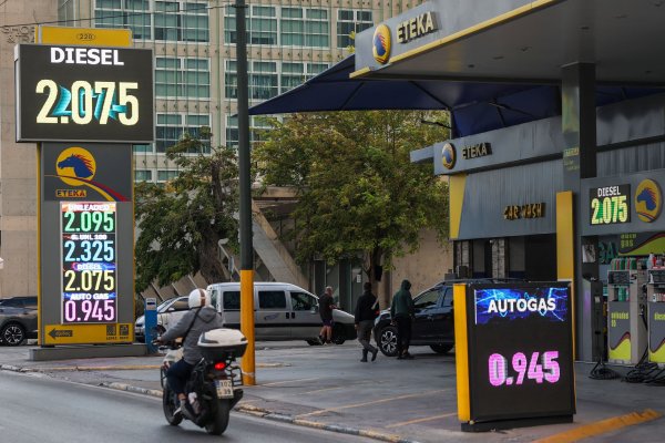 Yunanistan, akaryakıt sübvansiyonlarını kasım ortasına kadar uzatmayı değerlendiriyor