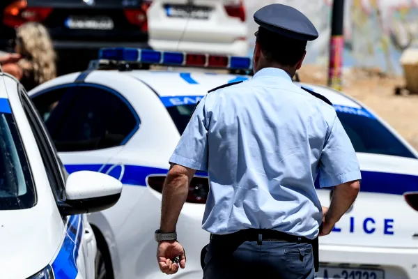 Yunanistan'ın Kos Adası'nda 80 yaşındaki adam, reşit olmayan kıza cinsel taciz suçlamasıyla gözaltına alındı