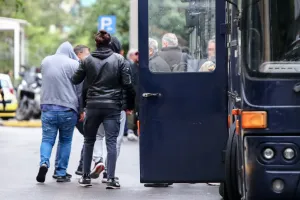 Yunan pizza zinciri Pizza Fan'in sahibi, 126 kişilik vergi davasında salı günü hâkim karşısına çıkacak