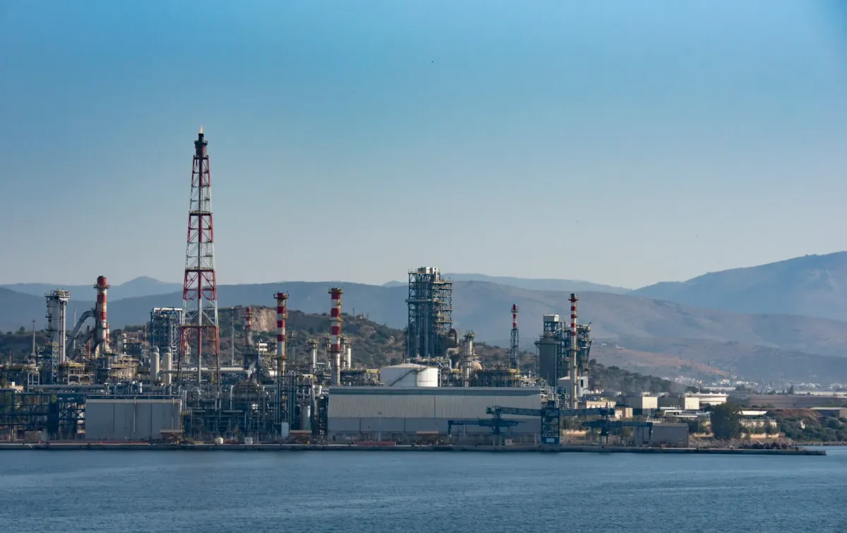 HELLENiQ ENERGY, Selanik'te 100 MW'lık batarya depolama projesini tamamladı