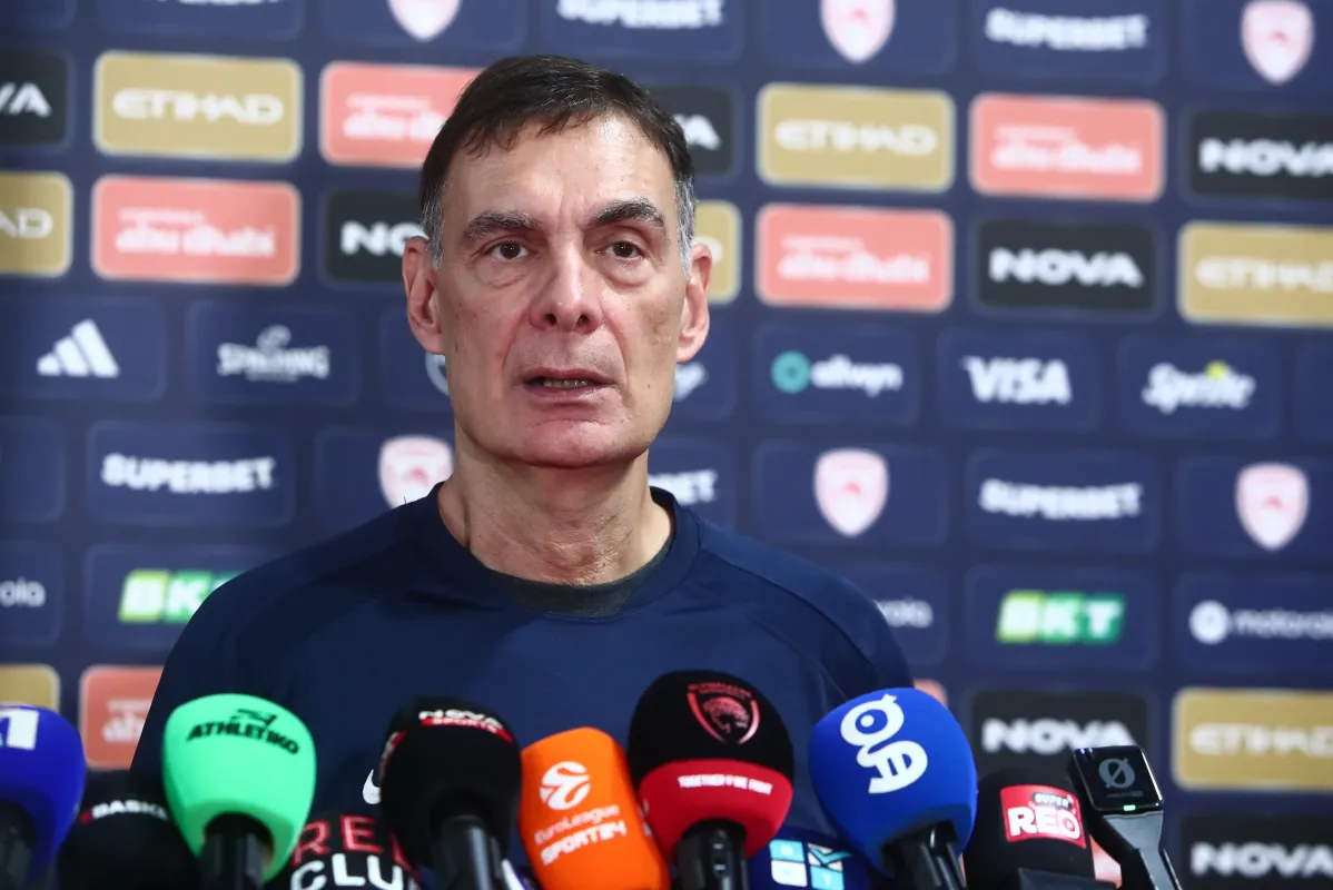 Olimpiakos başantrenörü Giorgos Bartzokas: Hukuktan yanayız, şüphe gölgesi olmaması en iyisi