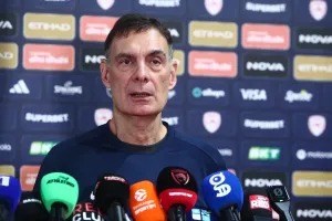Olimpiakos başantrenörü Giorgos Bartzokas: Hukuktan yanayız, şüphe gölgesi olmaması en iyisi