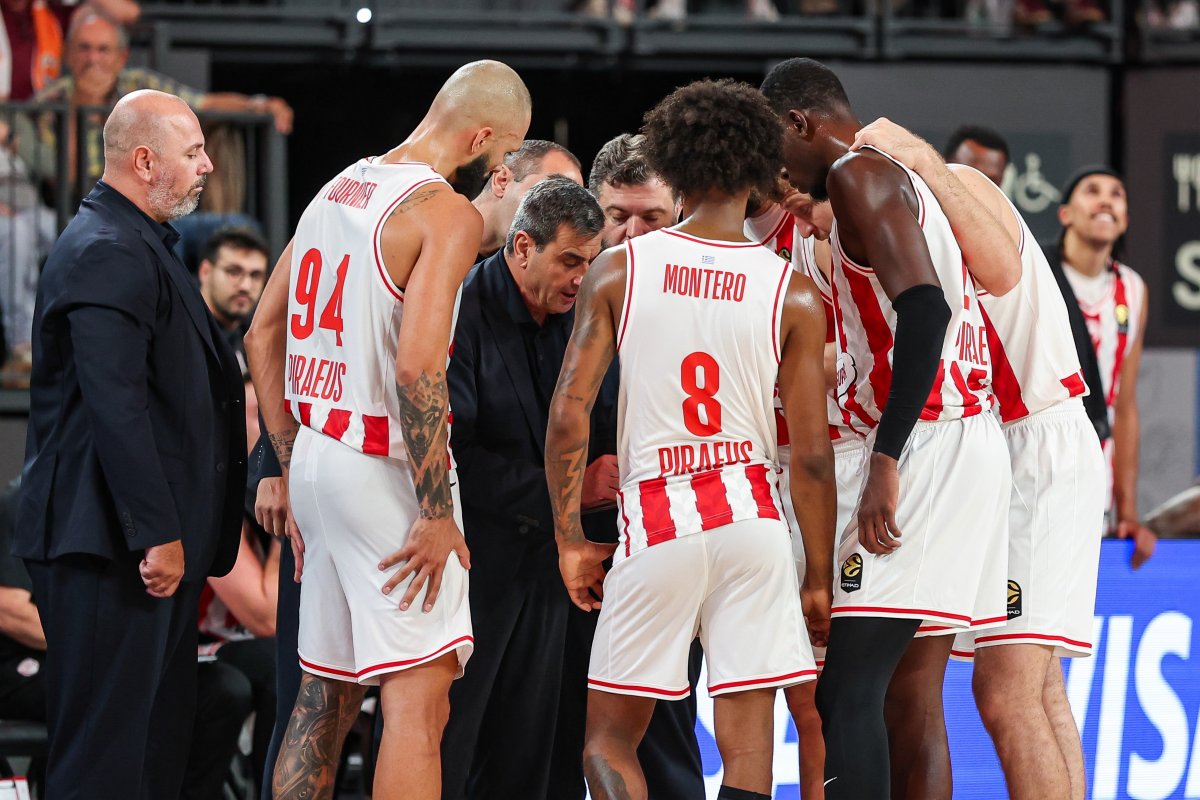 Euroleague tarihinde eşi görülmemiş geri dönüş: Olympiakos 28 sayı geriden gelip Valencia'yı uzatmada devirdi