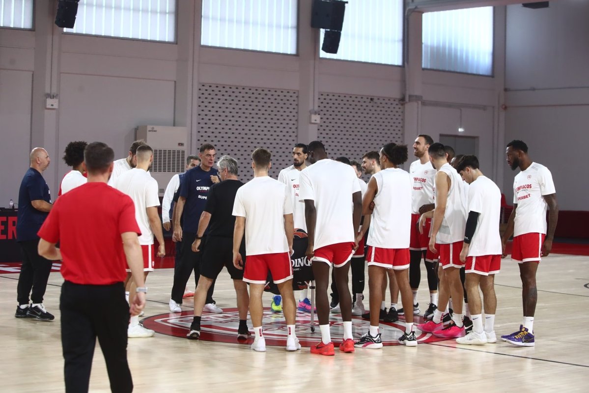 Yunan devi Olympiakos'ta basketbolcular Dorsey ve Fournier yine antrenmanda yok, Montero son dakikada belli olacak