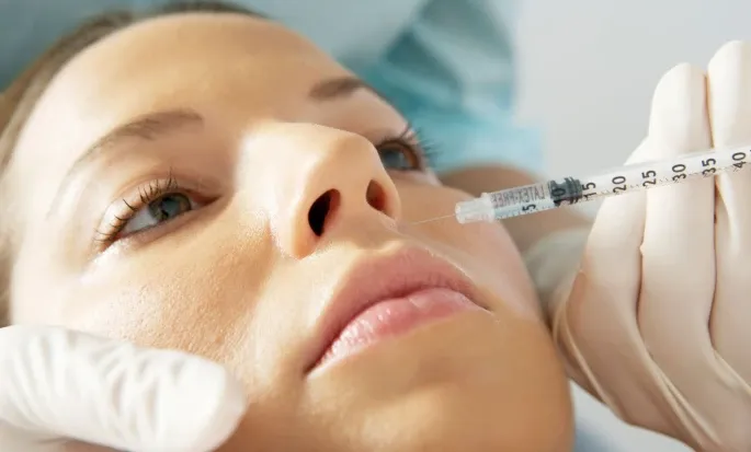Yunanistan'da diş kliniklerinde Botox ve hyaluronik asit reklamı: MedWatch 119 vaka tespit etti