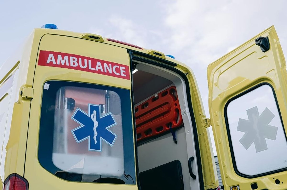 Korfu'da motosiklet süren 28 yaşındaki genç yüzüne saçma isabet etti, gözünden ağır yaralandı