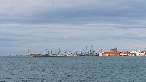 Selanik Limanı'nda güneş gözlüğü koliside 3.081 bıçak ve silah ele geçirildi