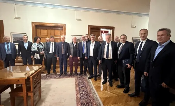 Pire Limanı yönetimi ile ticaret odası, geleceği ve yatırımları masaya yatırdı
