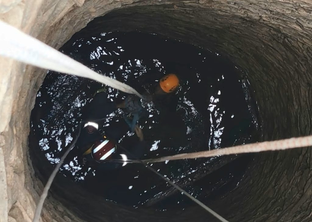 Siklad adası Syros'ta 15 metrelik kuyuya düşen 52 yaşındaki adam kurtarıldı