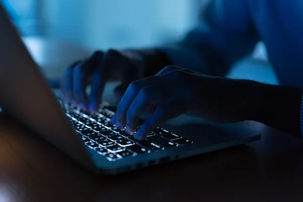 Peük'te 15 yaşındaki çocuk, 14 yaşındaki kızın fotoğrafını değiştirip Instagram'da paylaştı
