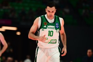 Yunan basketbol kulübü Panathinaikos'un kaptanı Kostas Sloukas, Efes maçında yok