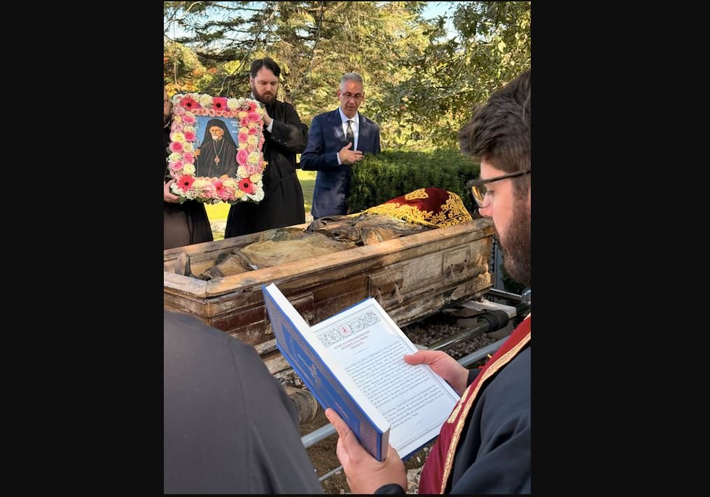 Amerika Başpiskoposu Elpidophoros'un Piskopos Gerasimos'a yönelik 'azizlik' gösterisi tartışılıyor