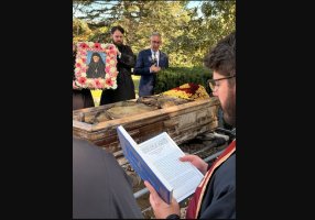 Amerika Başpiskoposu Elpidophoros'un Piskopos Gerasimos'a yönelik 'azizlik' gösterisi tartışılıyor