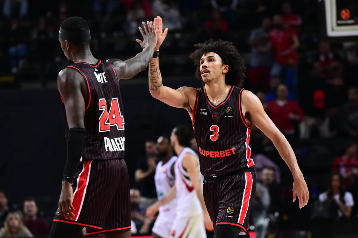 Euroleague'de Yunan devi Olimpiakos, Armani Milano'yu 84-78 yendi ve Panathinaikos ile zirvede eşitlendi