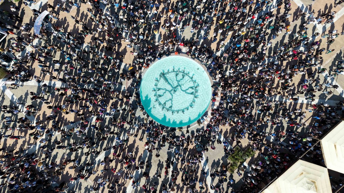 Sakız Adası'nda 15 Kasım'da başlayacak 4 aylık havalimanı kapanışına karşı kitlesel protesto