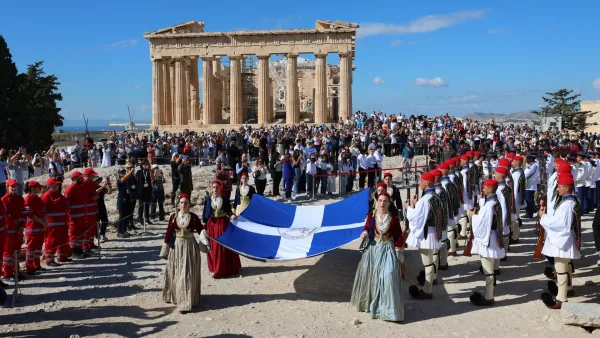 Yunanistan, Atina'nın Nazi işgalinden kurtuluşunun 82. yılını Akropolis'te törenle andı