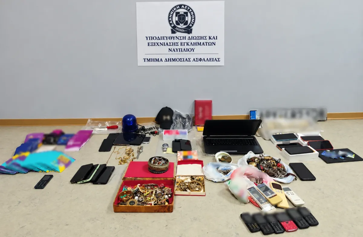 Yunan polisi, yaşlıları hedef alan 3 dolandırıcı çetesini çökertti: 10 gözaltı